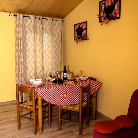דירה Rossella & Gino's House