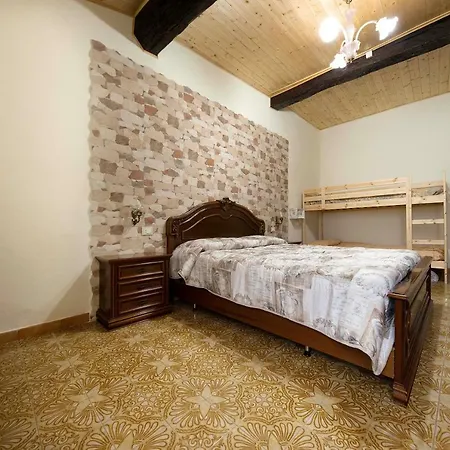 דירה Rossella & Gino's House
