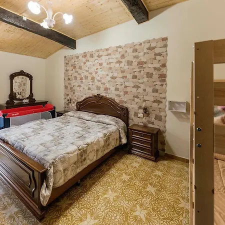 Rossella & Gino's House דירה